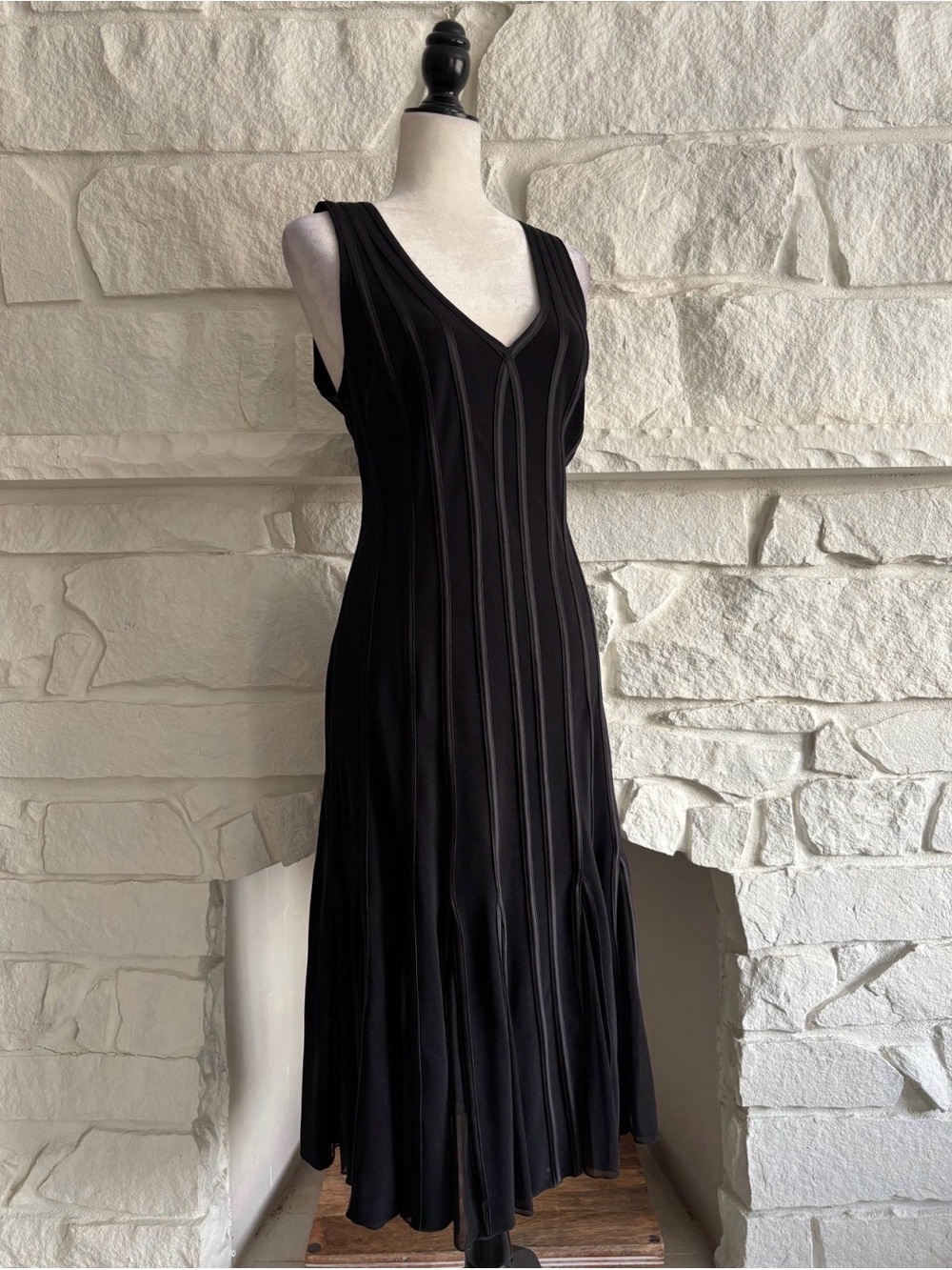 Cartise Classic Black V-Neck Women's Dress